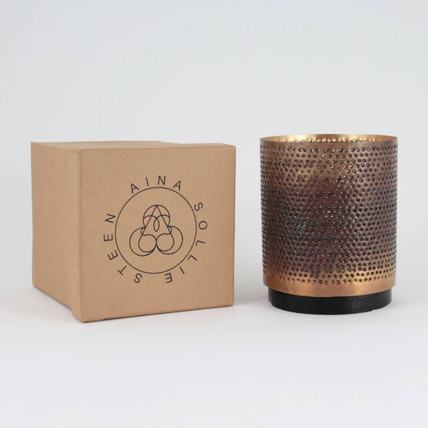 LYSLYKT MED HULL &#8211; AINA SOLLIE STEEN